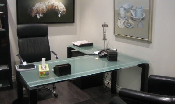 Toronto Clinic office space with glass table