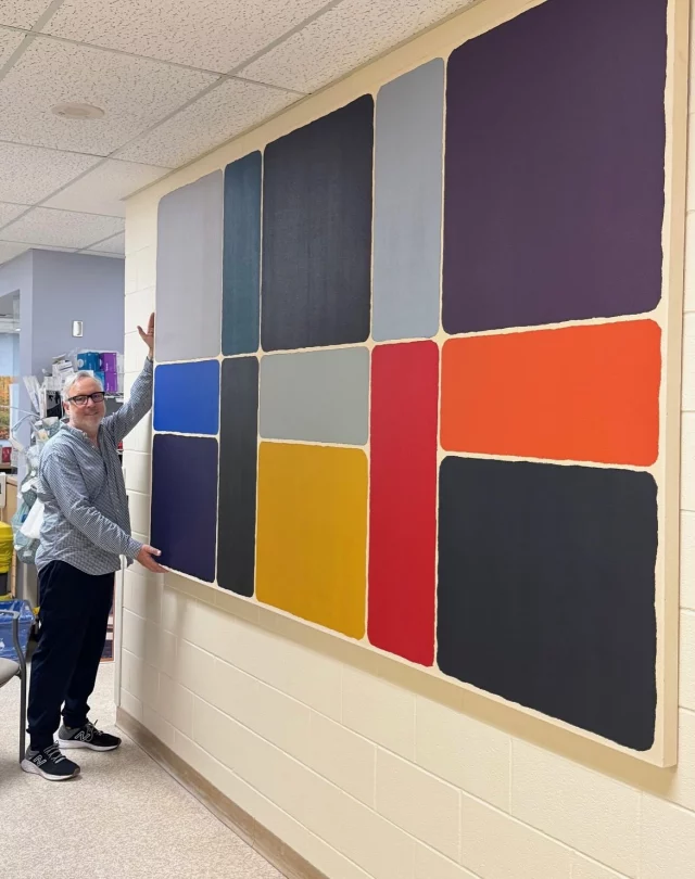 This past weekend, Dr. Weinberg and his team transformed the oncology unit at Orillia Soldiers Memorial Hospital by installing uplifting artwork, creating a more warm and encouraging environment for cancer patients. ❤️